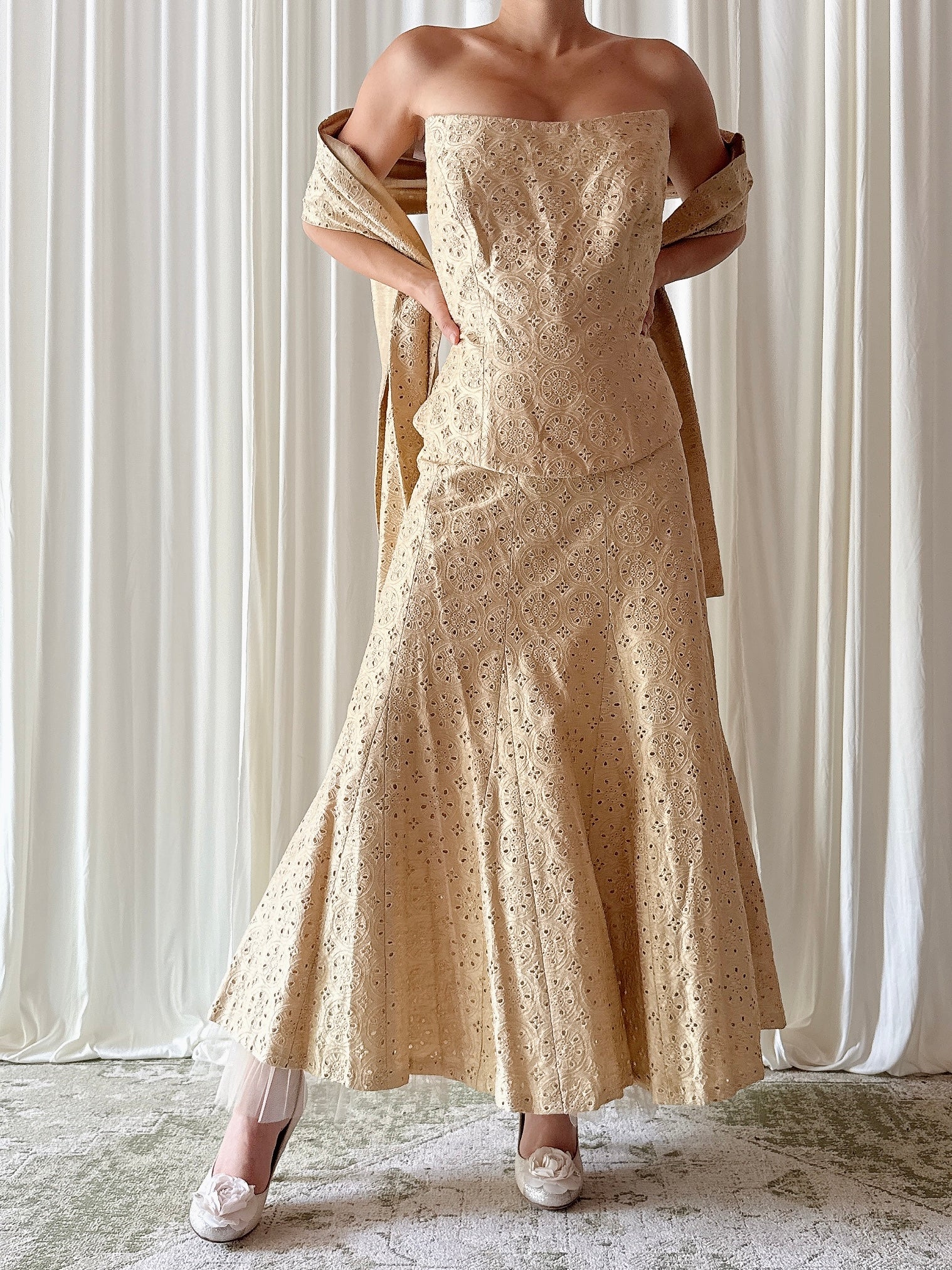 Vintage Paule Vasseur Light Gold Embroidered 4 Piece Set - Size 46