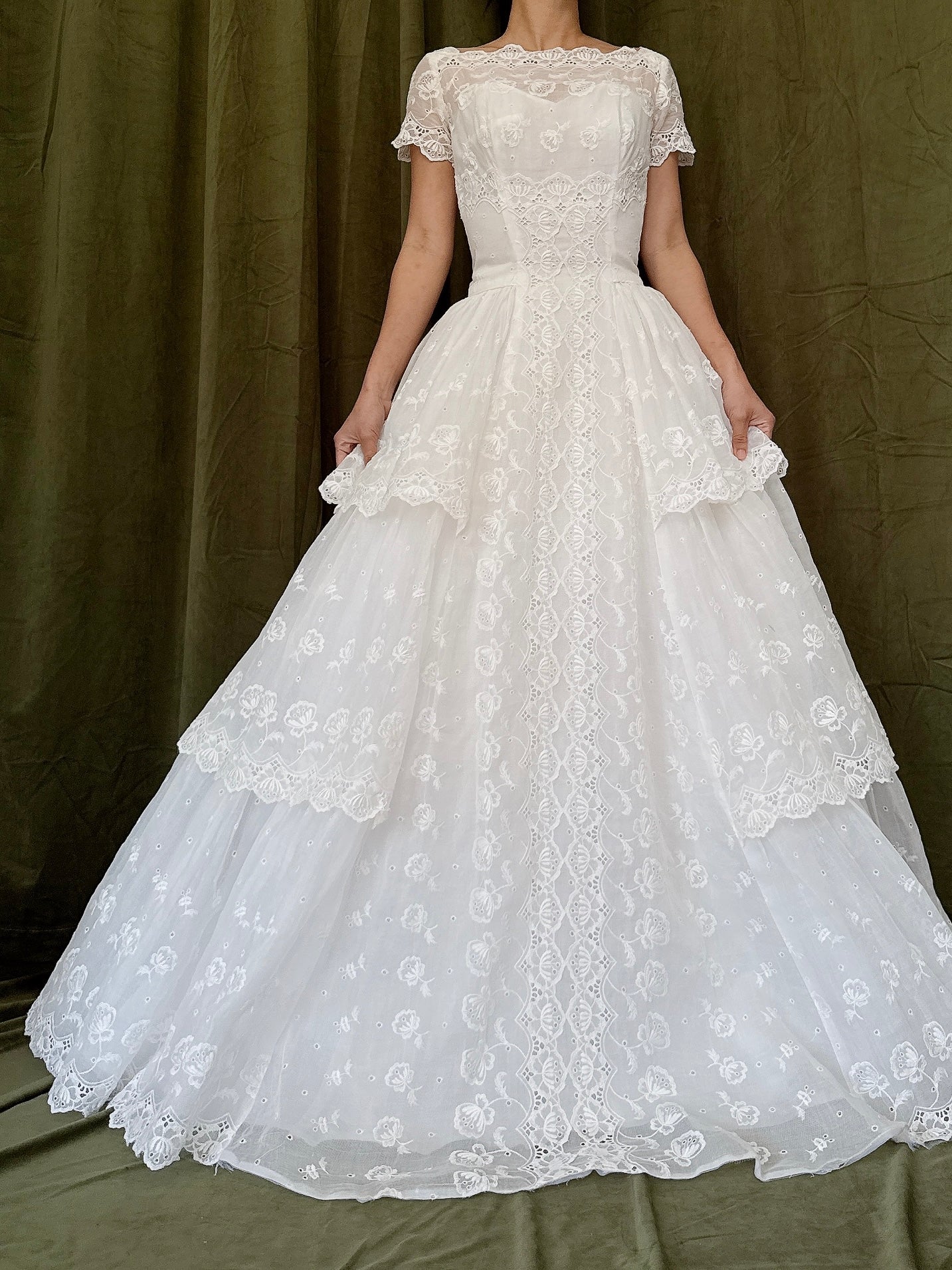 Vintage Embroidered Side Tiered Gown - XS